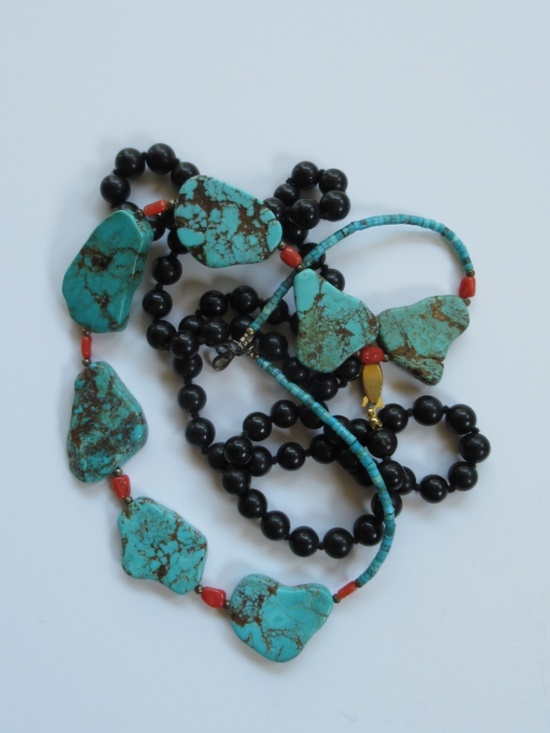 Jewelry - BLACK NATURAL STONE BEADED NECKLACE
